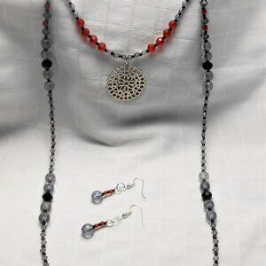 No1157 Handmade long necklace with silver pendant, faux perles, and earrings